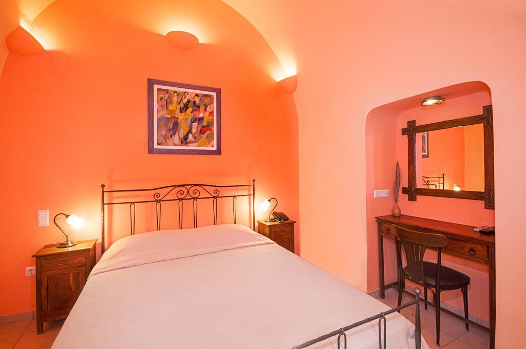 Donna's House Santorini Hotel Pýrgos Esterno foto